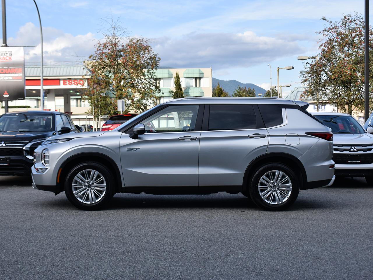 New 2025 Mitsubishi Outlander Phev SE - Heated Seats, Sunroof, Power Liftgate for sale in Coquitlam, BC