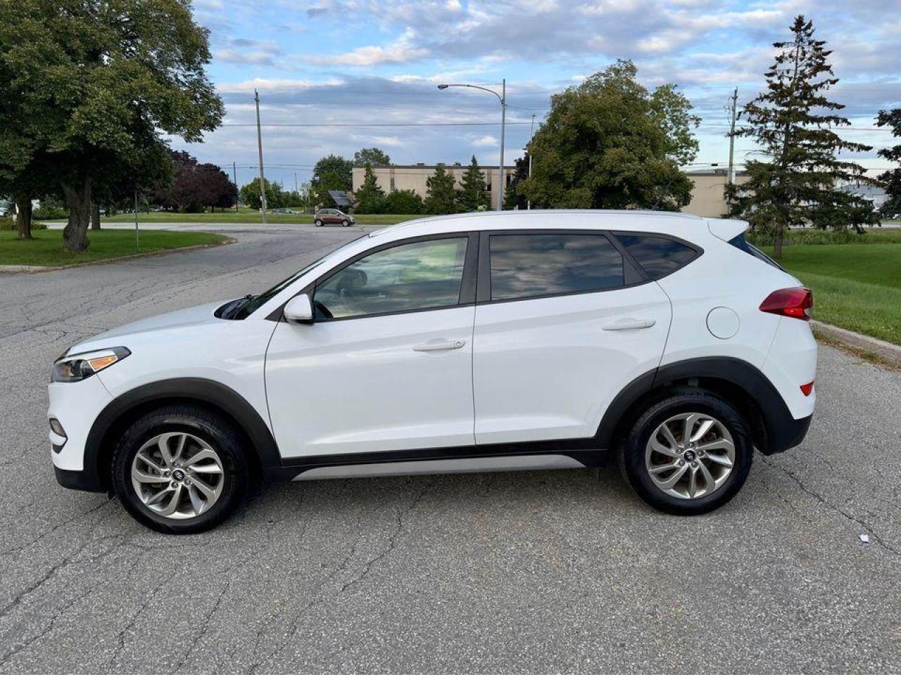 2017 Hyundai Tucson AWD 4dr 2.0L - Photo #4