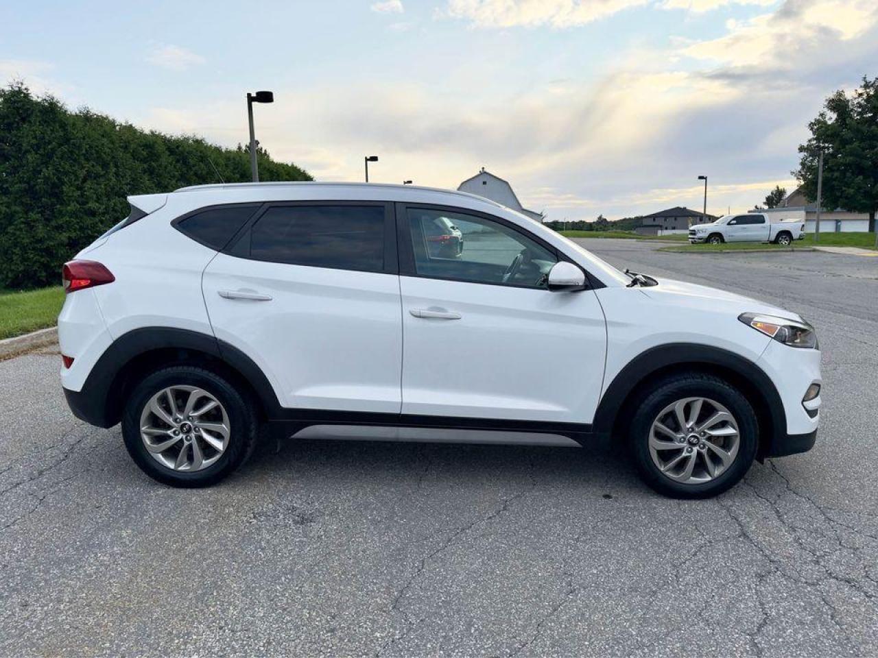 2017 Hyundai Tucson AWD 4dr 2.0L - Photo #15