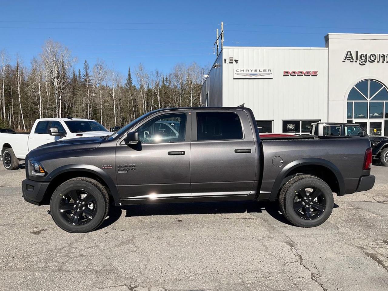 2024 RAM 1500 Classic WARLOCK Photo2