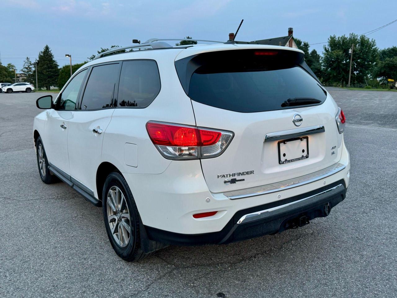 2014 Nissan Pathfinder SL - 7 Seats Certified - Photo #6