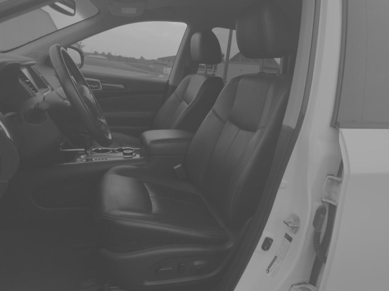 2014 Nissan Pathfinder SL - 7 Seats Certified - Photo #17