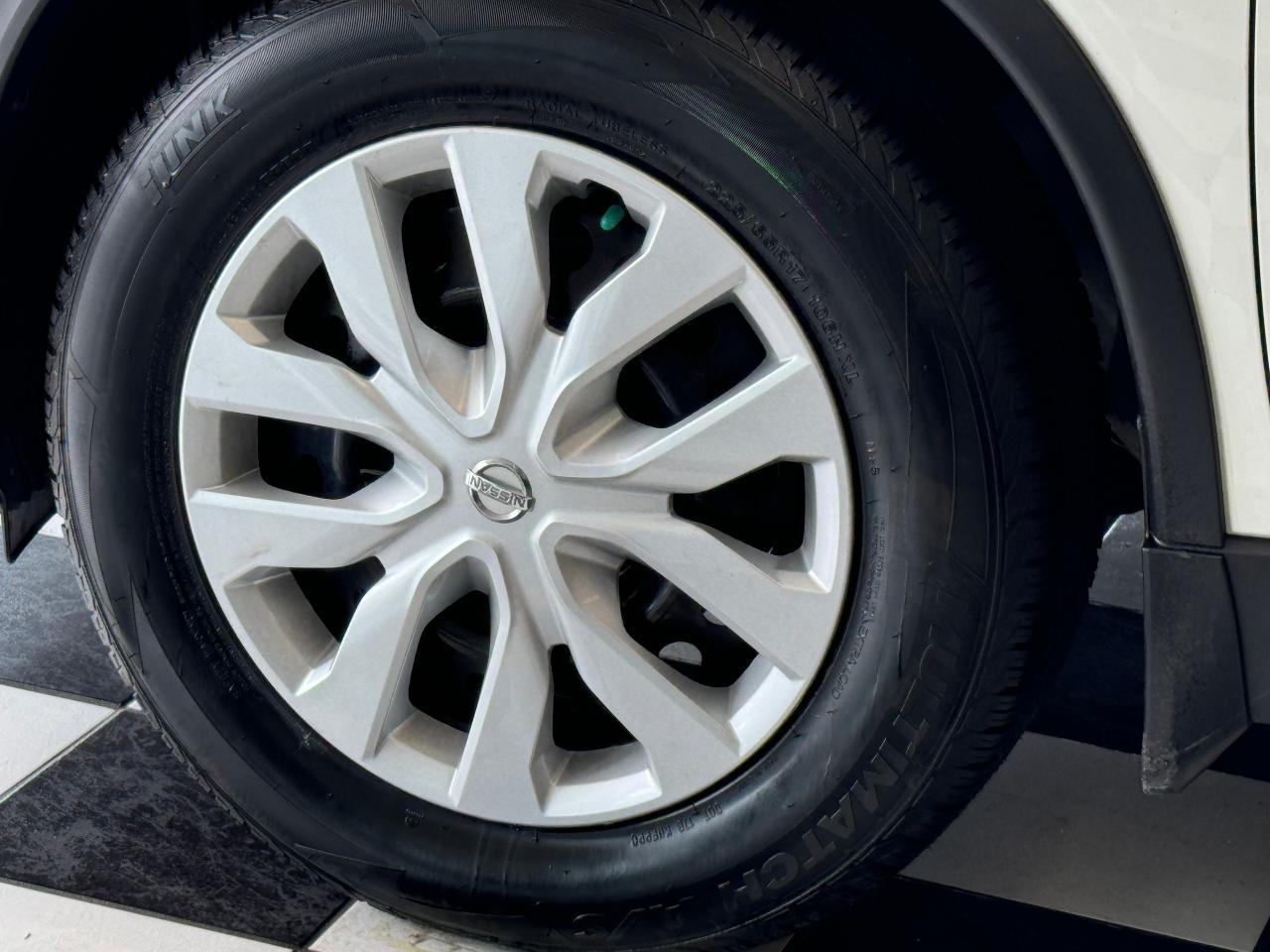 2017 Nissan Rogue S+Emergency Brake+BSM+New Tires+CLEAN CARFAX - Photo #55