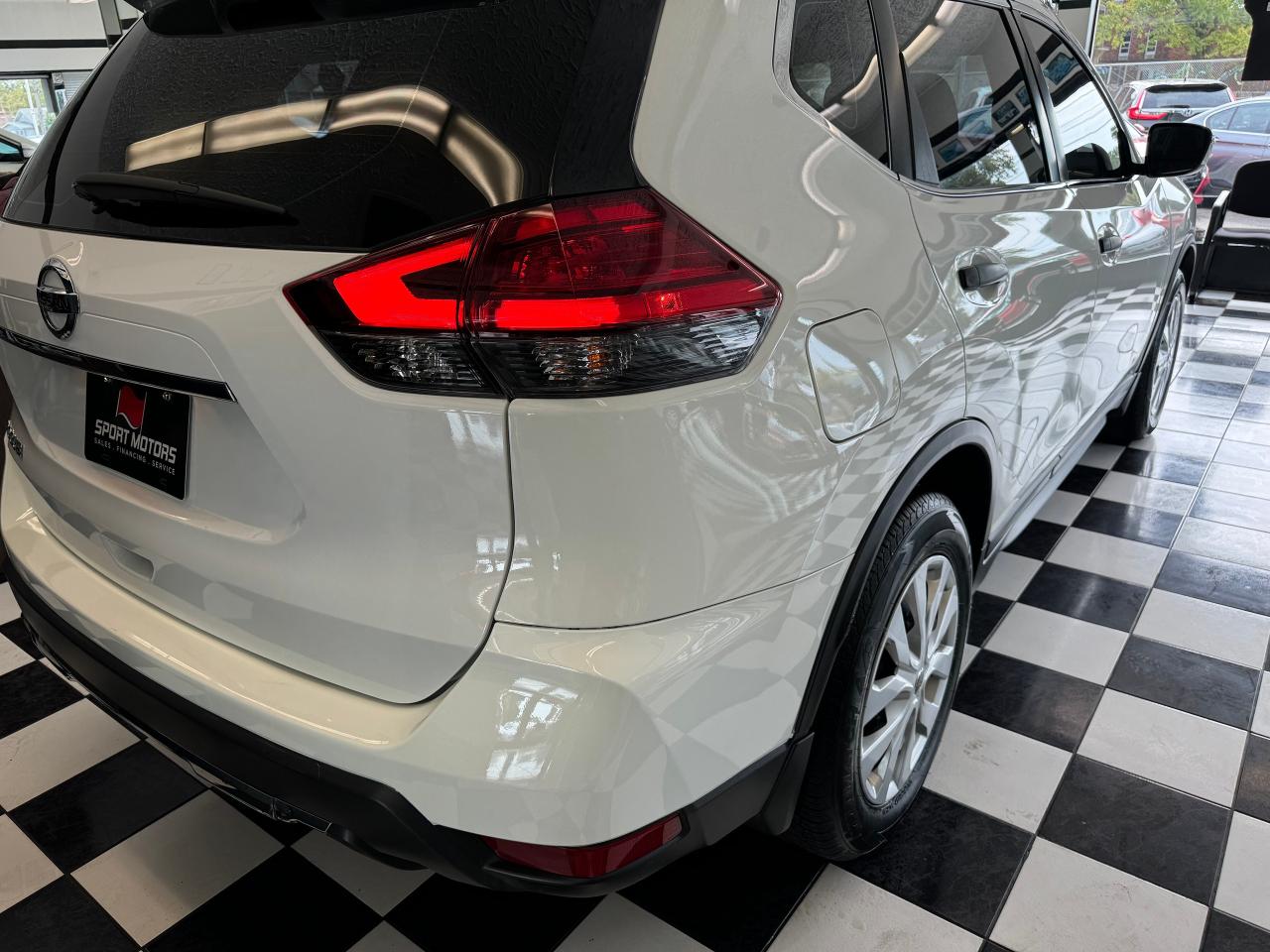 2017 Nissan Rogue S+Emergency Brake+BSM+New Tires+CLEAN CARFAX - Photo #40