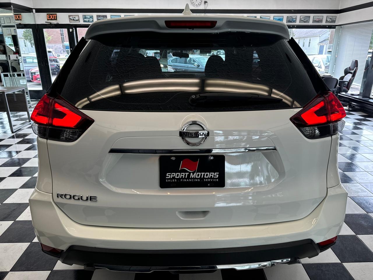 2017 Nissan Rogue S+Emergency Brake+BSM+New Tires+CLEAN CARFAX Photo6