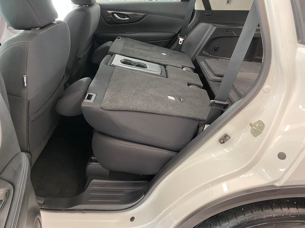 2017 Nissan Rogue S+Emergency Brake+BSM+New Tires+CLEAN CARFAX Photo26