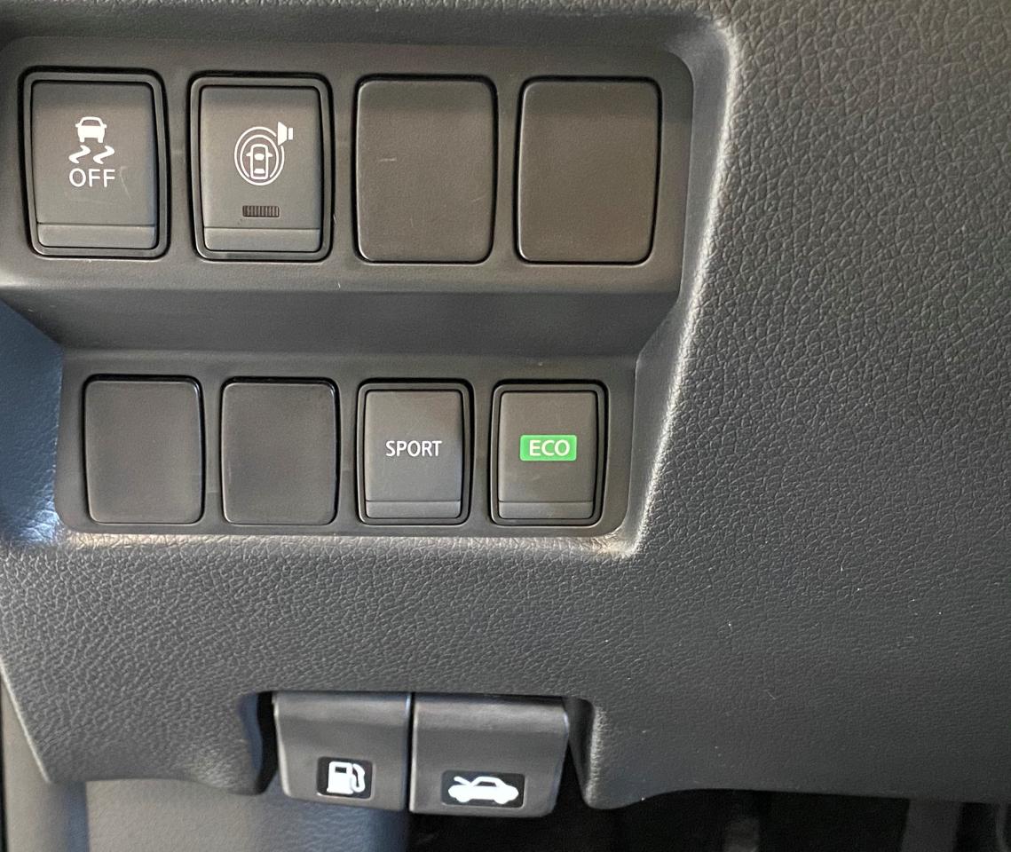 2017 Nissan Rogue S+Emergency Brake+BSM+New Tires+CLEAN CARFAX - Photo #36