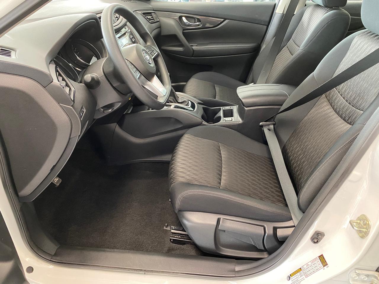 2017 Nissan Rogue S+Emergency Brake+BSM+New Tires+CLEAN CARFAX Photo19