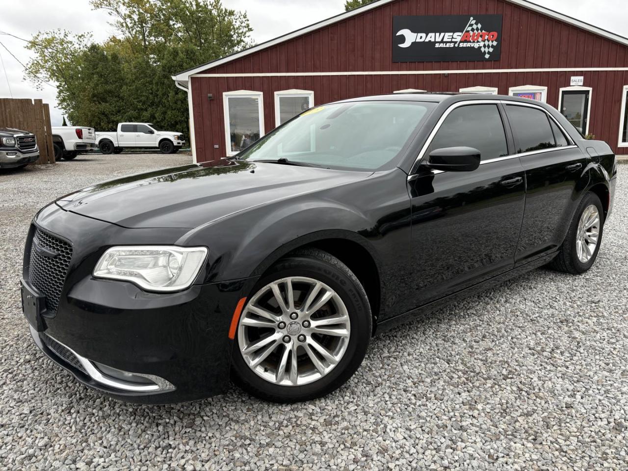 Used 2015 Chrysler 300 Limited RWD NO ACCIDENTS for sale in Dunnville, ON