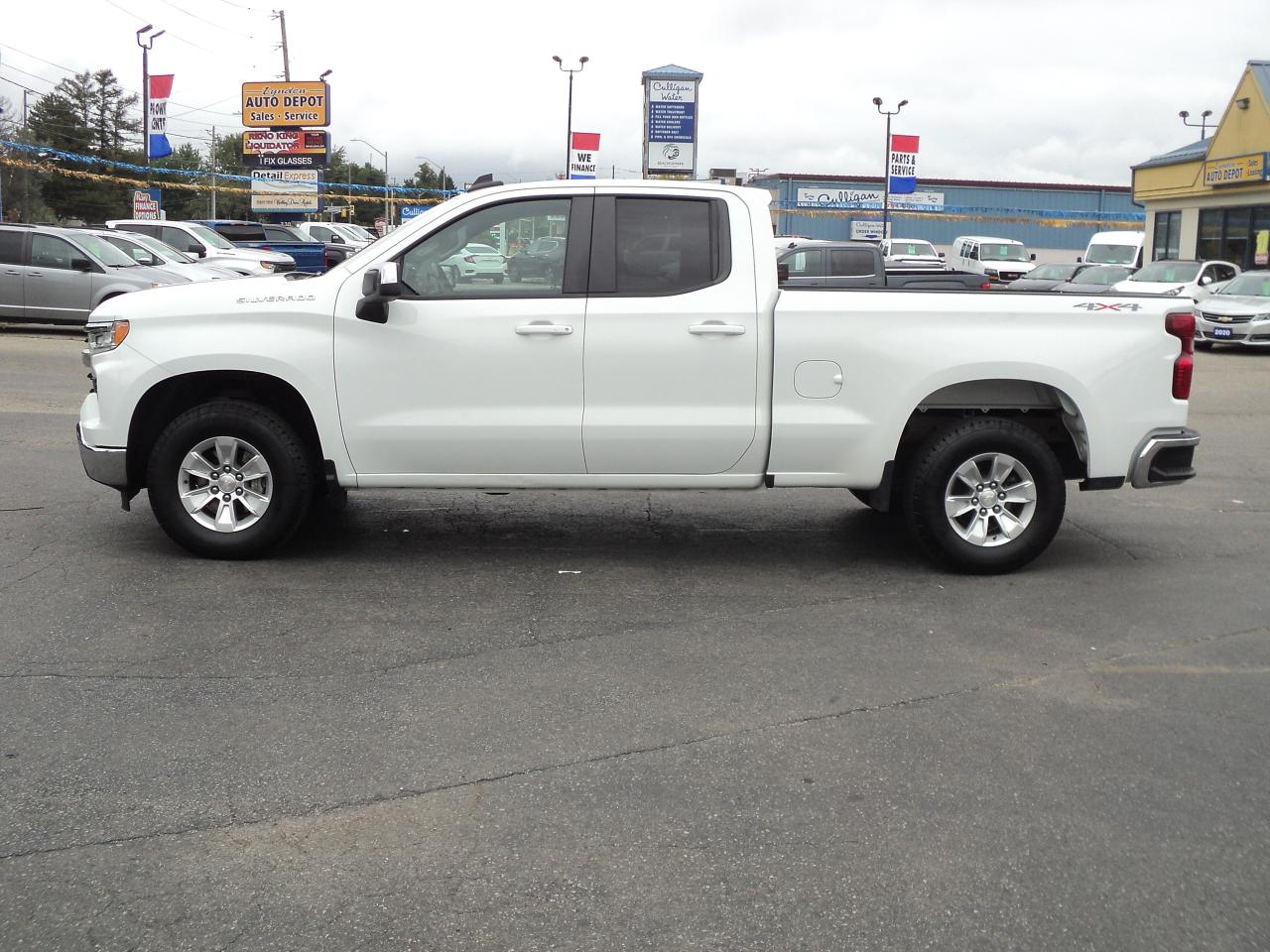 2022 Chevrolet Silverado 1500 LT DoubleCab 4WD 5.3L HeatedSeats&SteeringWheel - Photo #6
