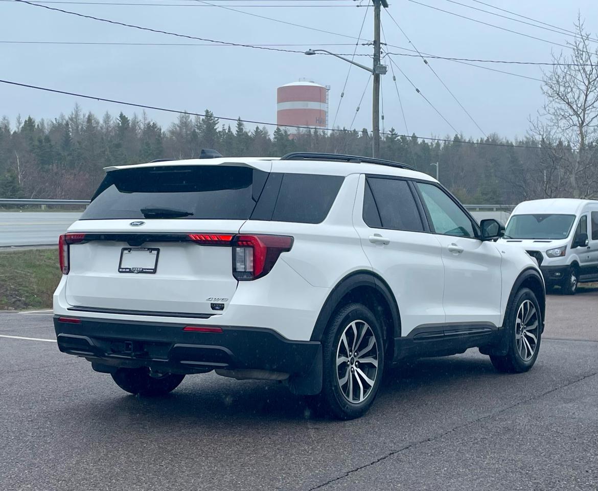 2025 Ford Explorer ST-LINE 4WD Photo4