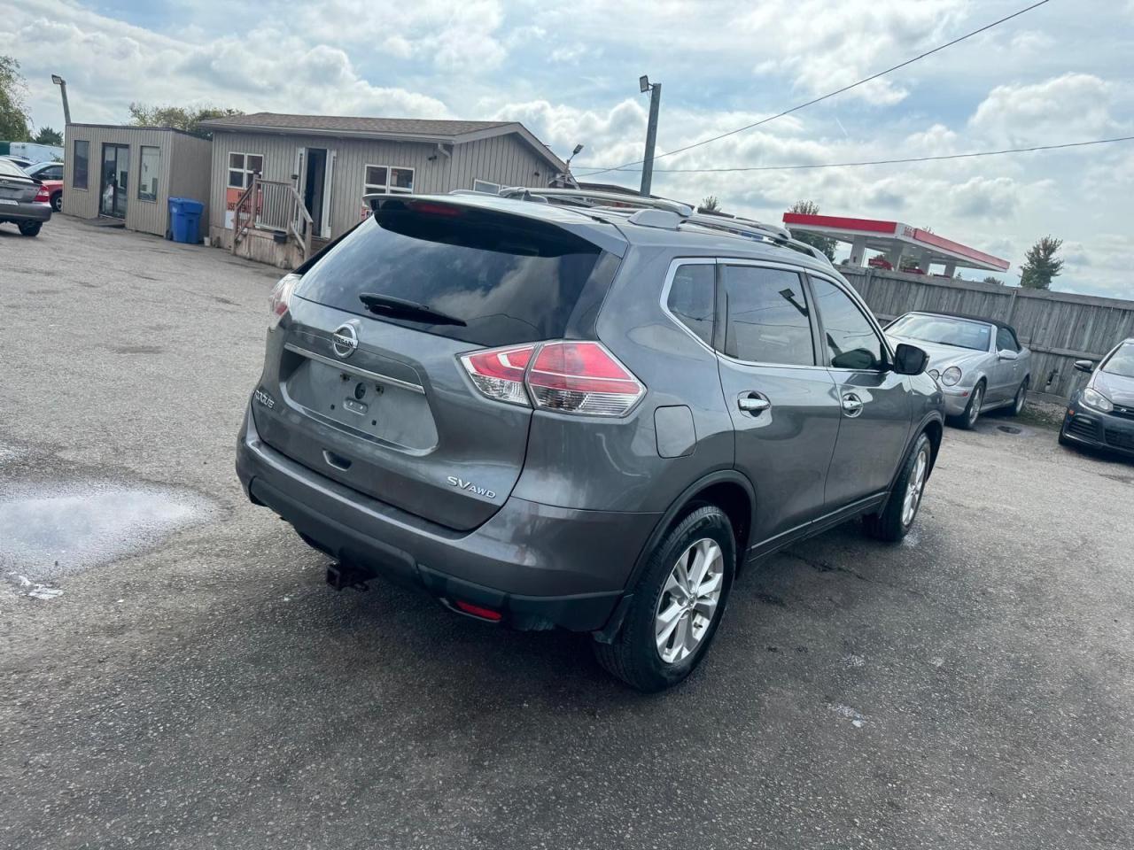 2016 Nissan Rogue SV, AWD, PANO ROOF, WELL SERVICED, CERTIFIED - Photo #5