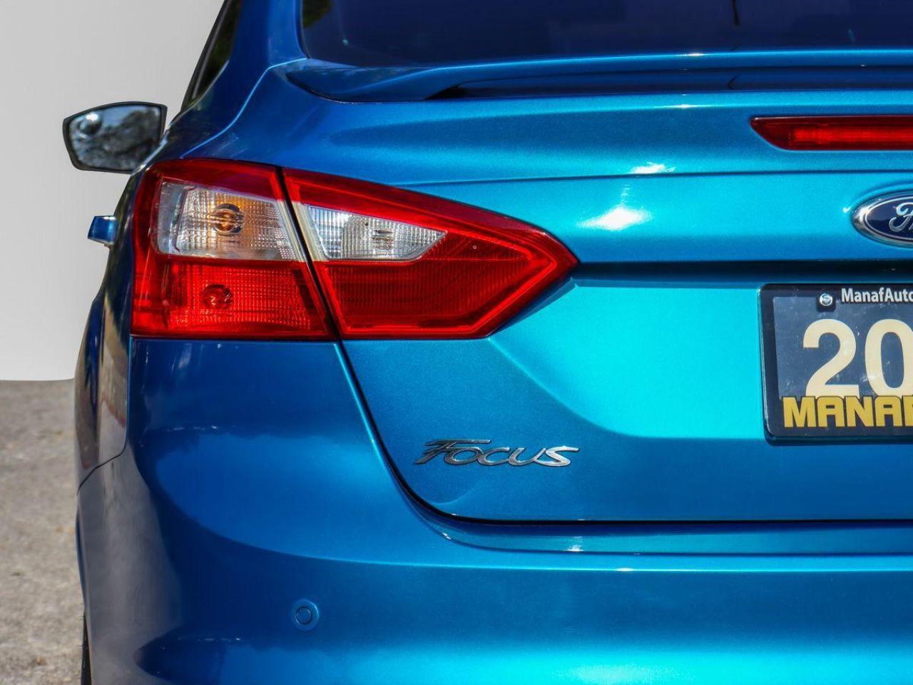 2012 Ford Focus Titanium Sunroof Leather RearCam Sub-woofer Heated - Photo #10