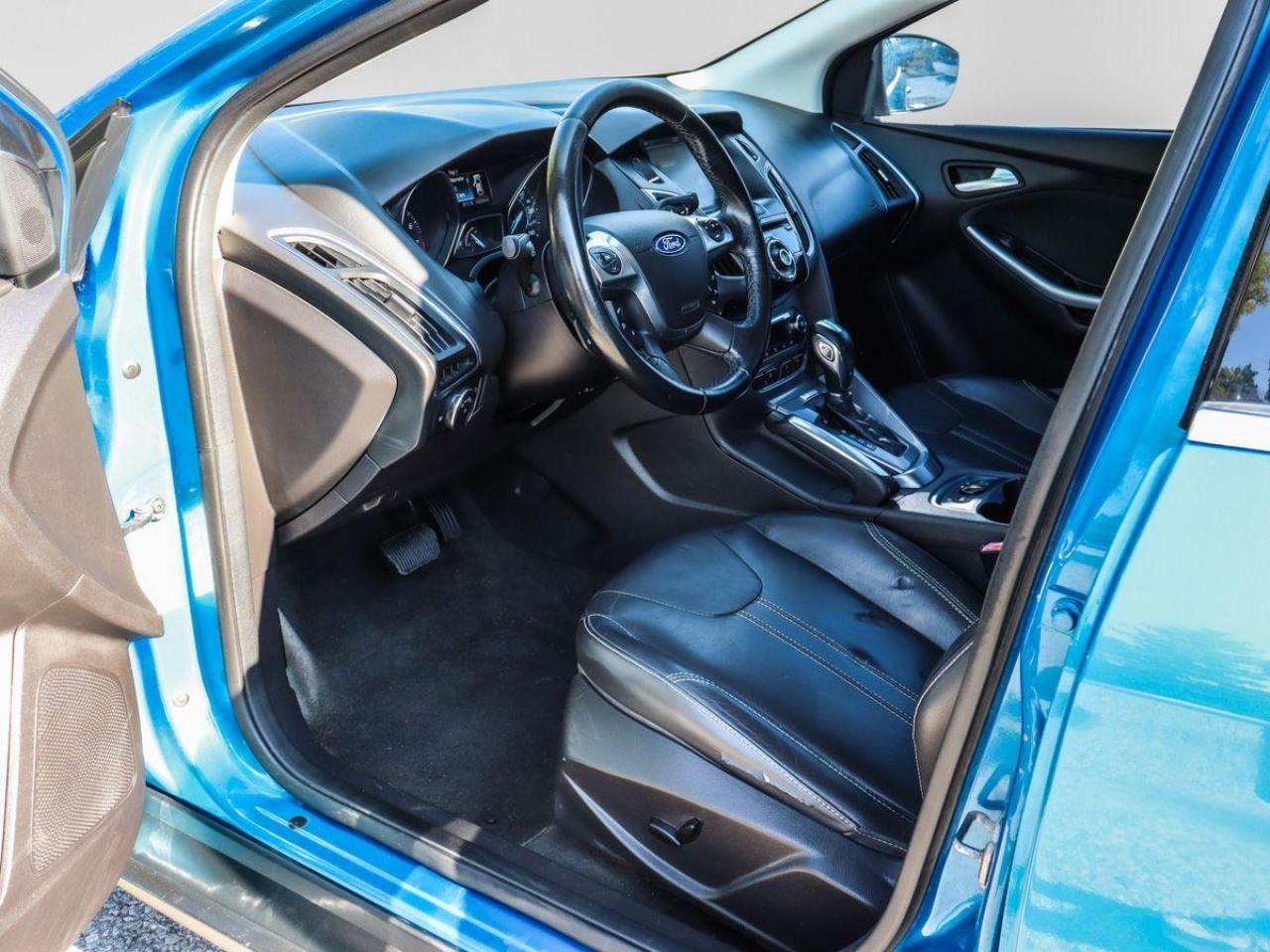 2012 Ford Focus Titanium Sunroof Leather RearCam Sub-woofer Heated - Photo #16