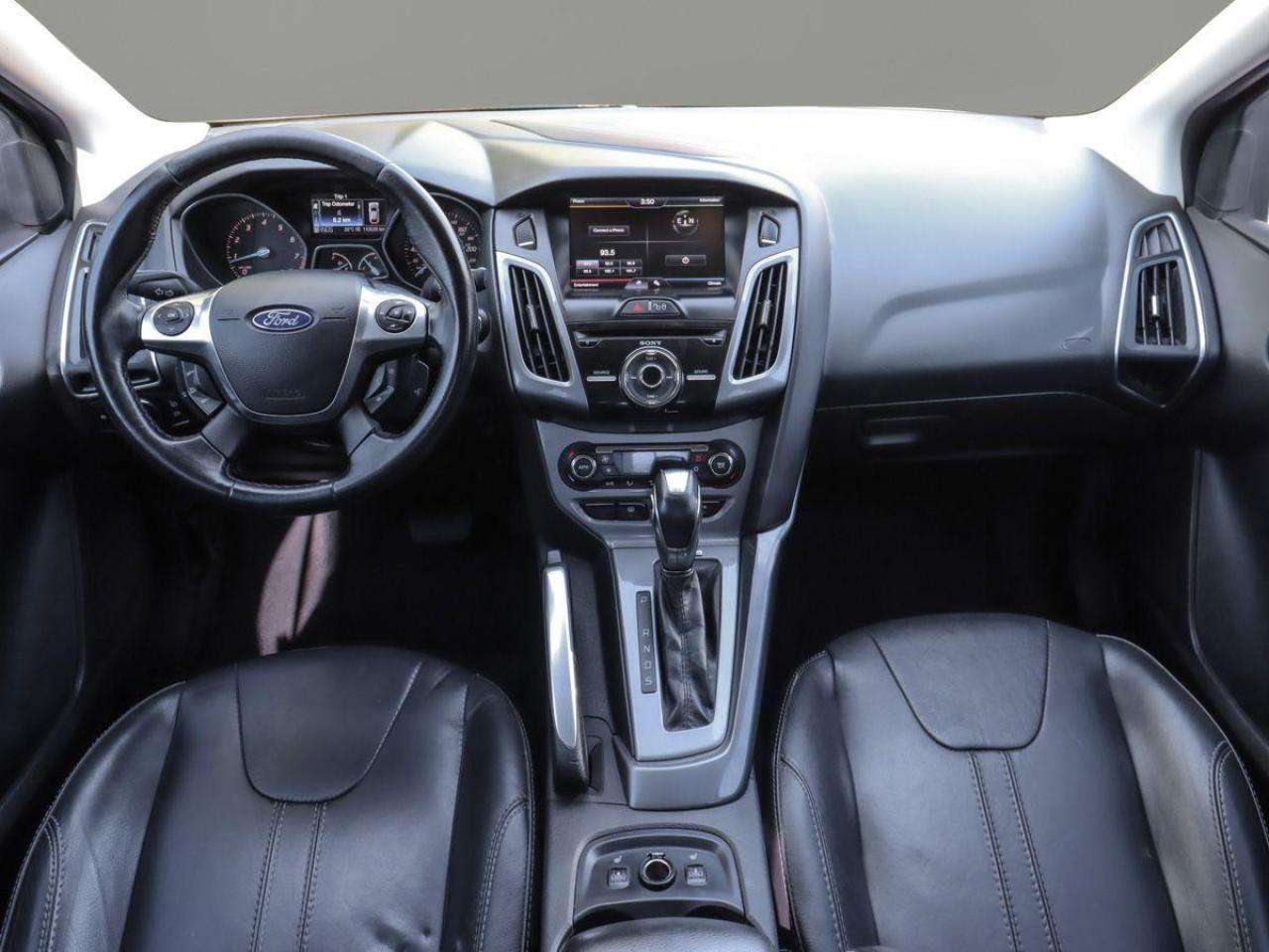 2012 Ford Focus Titanium Sunroof Leather RearCam Sub-woofer Heated - Photo #19