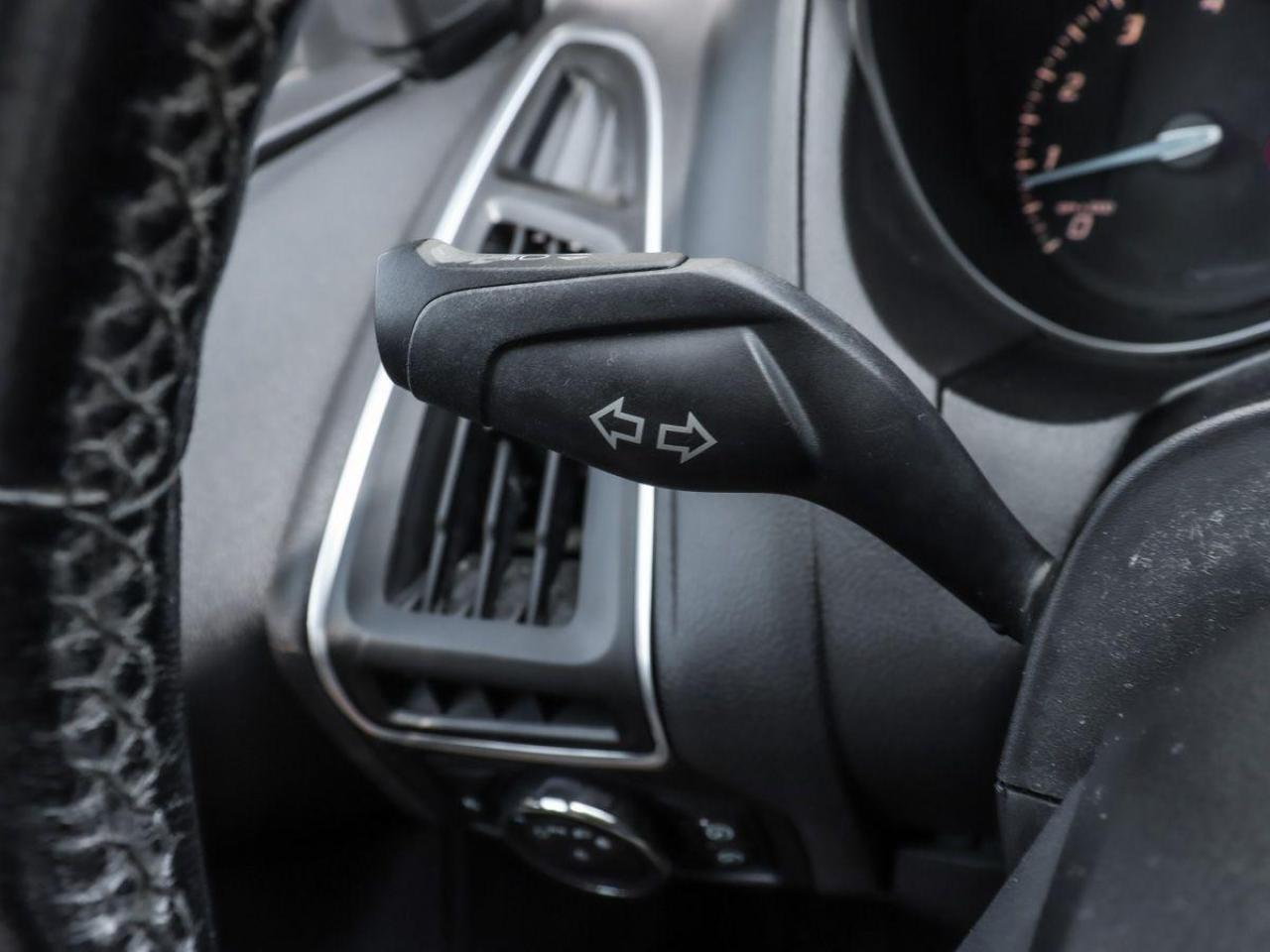 2012 Ford Focus Titanium Sunroof Leather RearCam Sub-woofer Heated - Photo #24
