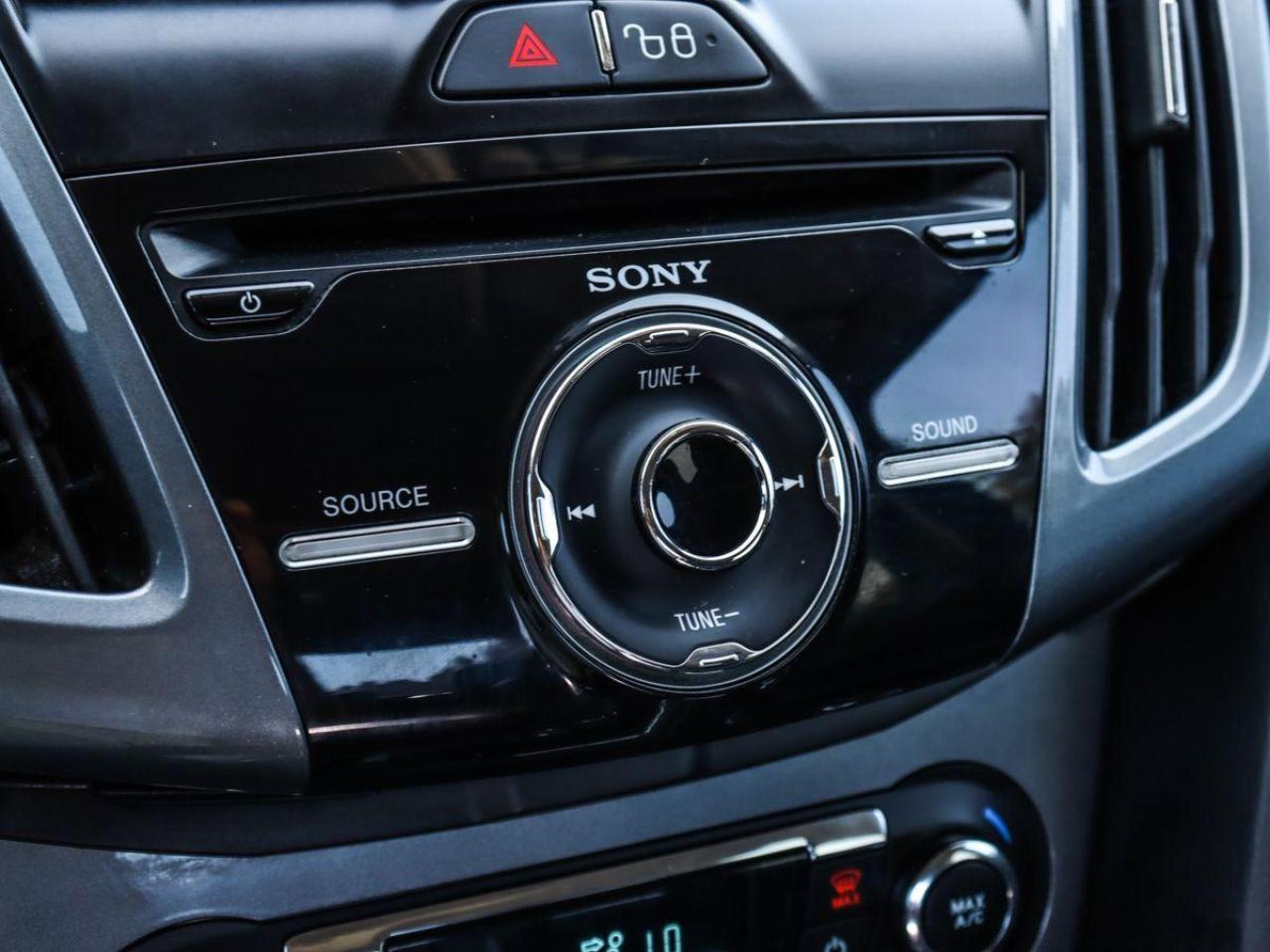 2012 Ford Focus Titanium Sunroof Leather RearCam Sub-woofer Heated - Photo #30