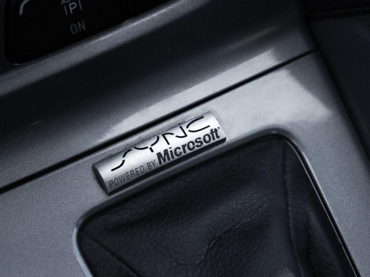 2012 Ford Focus Titanium Sunroof Leather RearCam Sub-woofer Heated - Photo #32