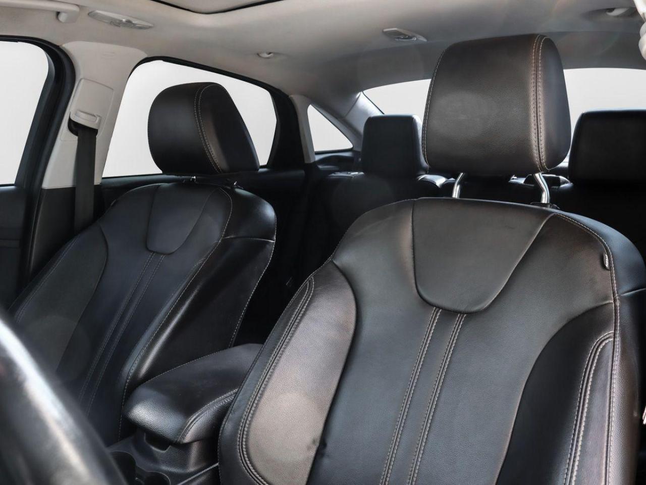 2012 Ford Focus Titanium Sunroof Leather RearCam Sub-woofer Heated - Photo #37