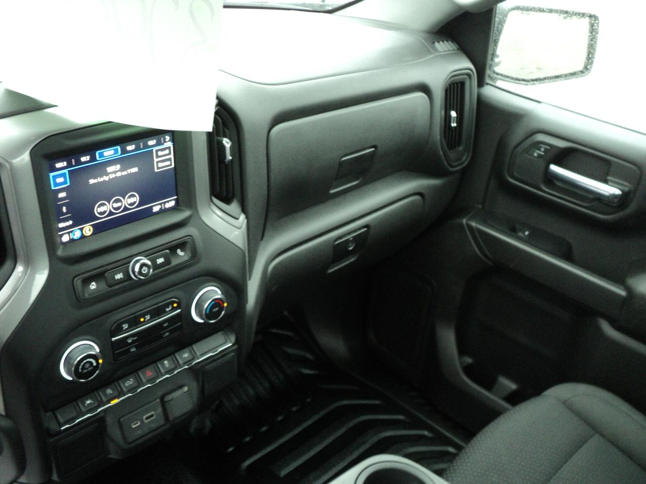 2022 Chevrolet Silverado 1500 WT RegCab 2WD 5.3L8cyl 8ft Box BackUpCam - Photo #16
