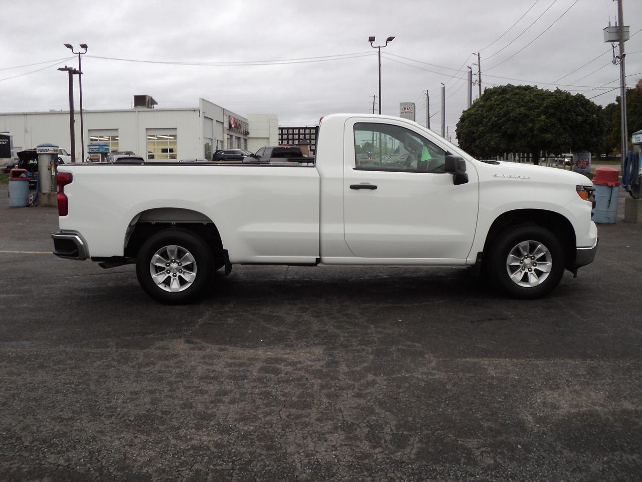 2022 Chevrolet Silverado 1500 WT RegCab 2WD 5.3L8cyl 8ft Box BackUpCam - Photo #5