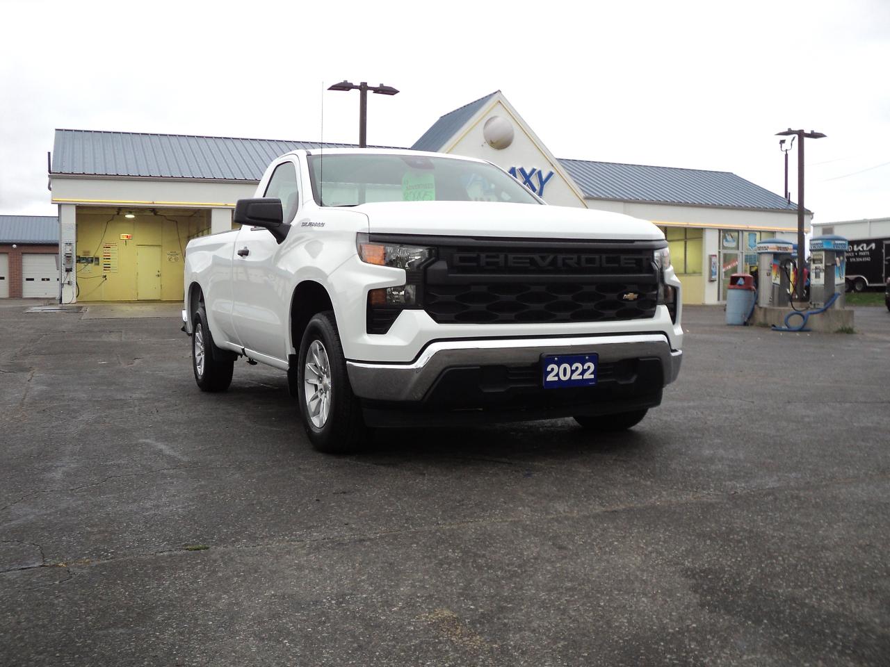 2022 Chevrolet Silverado 1500 WT RegCab 2WD 5.3L8cyl 8ft Box BackUpCam - Photo #4