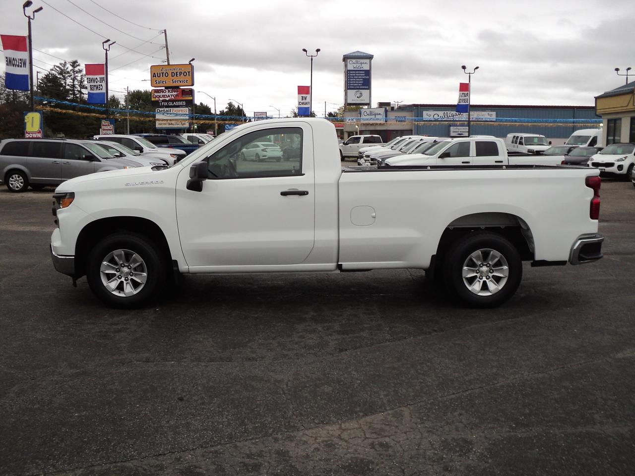 2022 Chevrolet Silverado 1500 WT RegCab 2WD 5.3L8cyl 8ft Box BackUpCam - Photo #6
