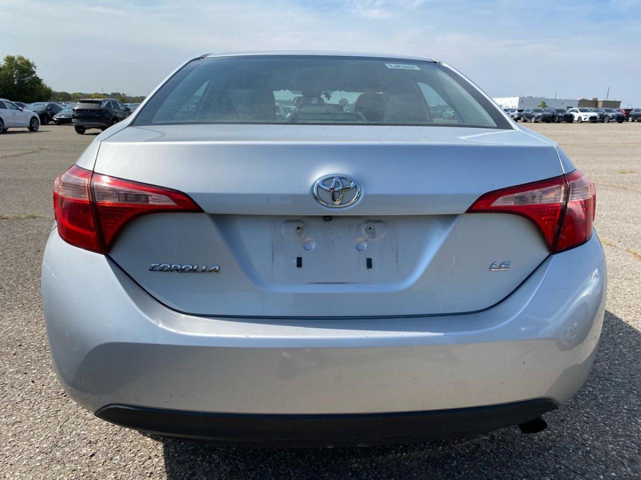 2018 Toyota Corolla LE - Photo #4