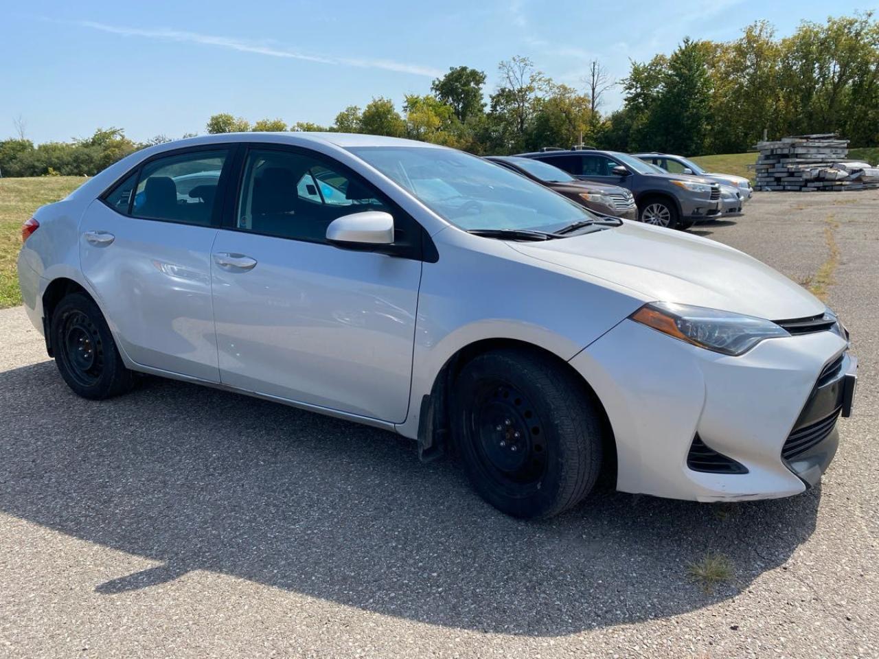 2018 Toyota Corolla LE Photo4