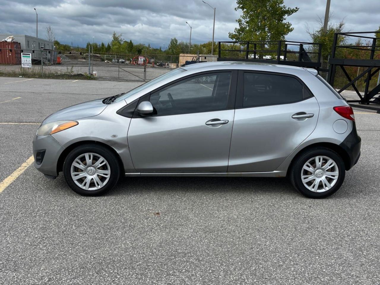 2011 Mazda MAZDA2 GS Photo2