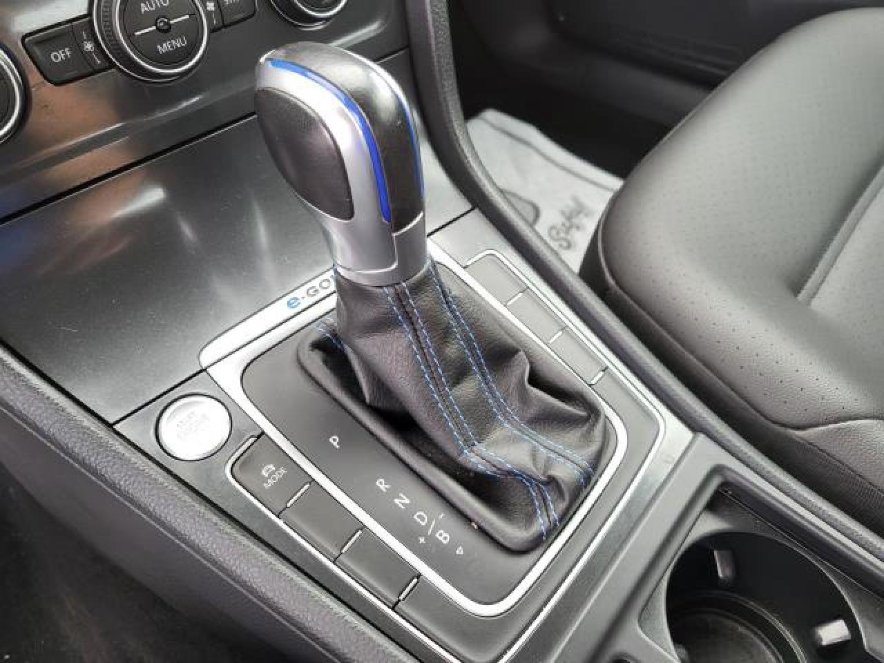 2018 Volkswagen Golf e-Golf Comfortline Photo11