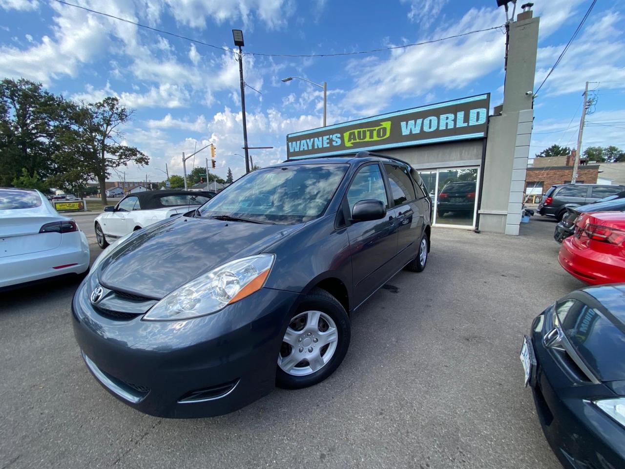 Used 2009 Toyota Sienna CE for sale in Hamilton, ON