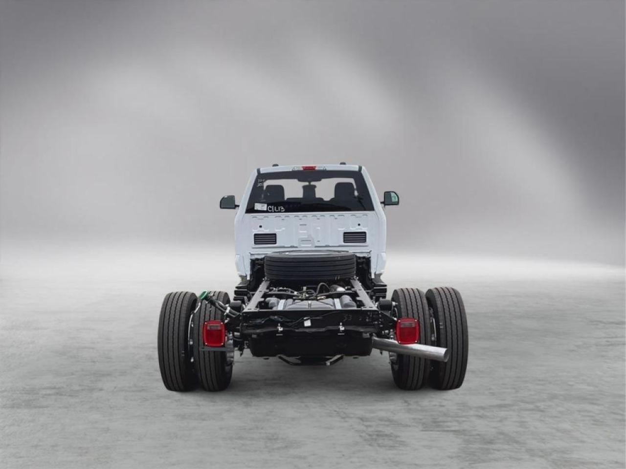 2024 Ford Super Duty F-600 DRW XLT 683A Photo5