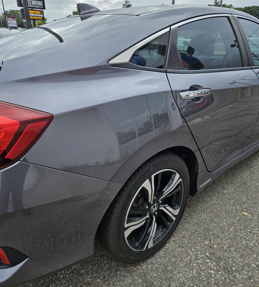 2016 Honda Civic Touring - Photo #5