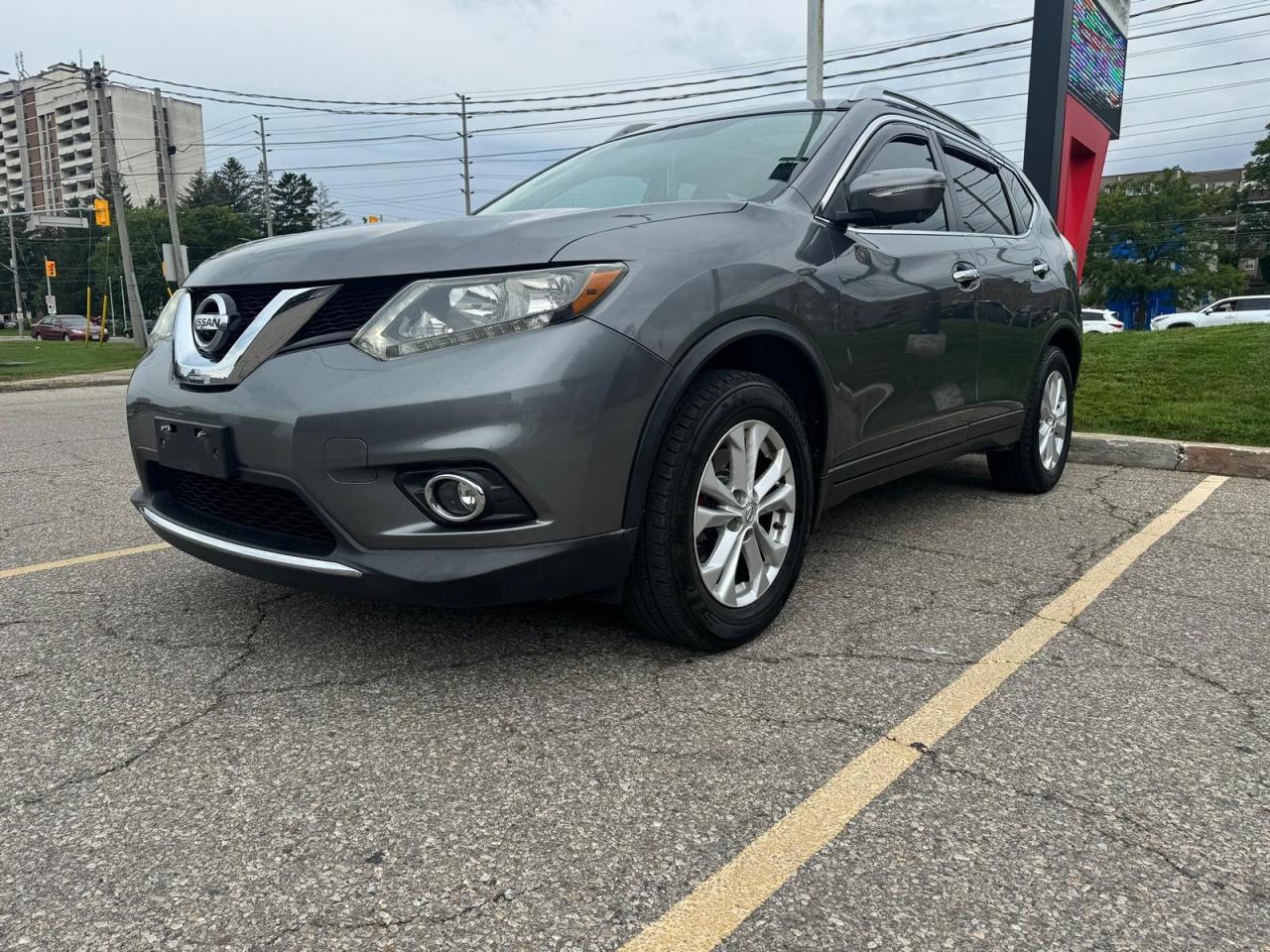 Used 2014 Nissan Rogue SV AWD /SUNROOF/ACCIDENT FREE /7 SEATER/WELL MAINT for sale in Mississauga, ON