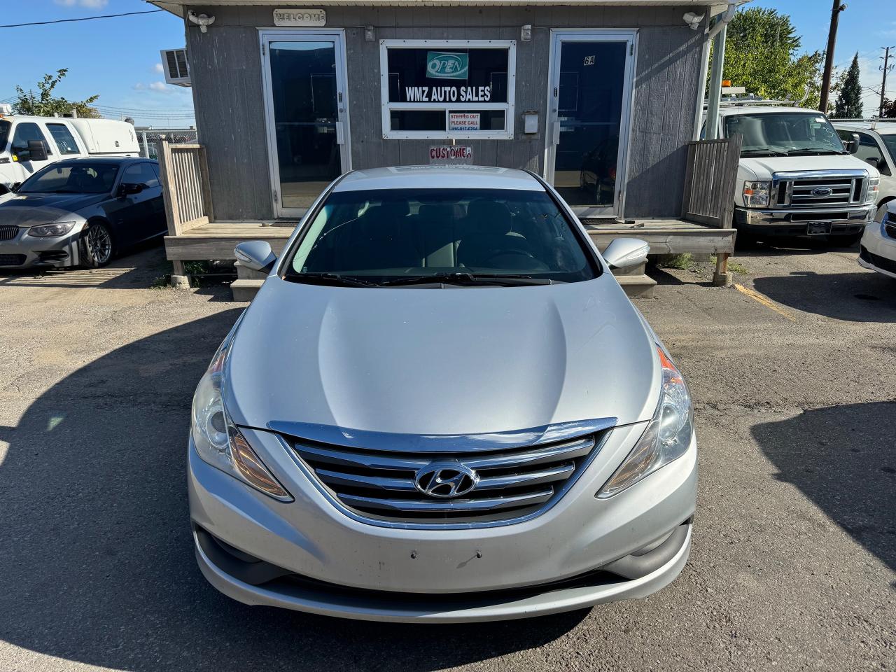 2014 Hyundai Sonata 4dr Sdn 2.4L Auto GL Photo2