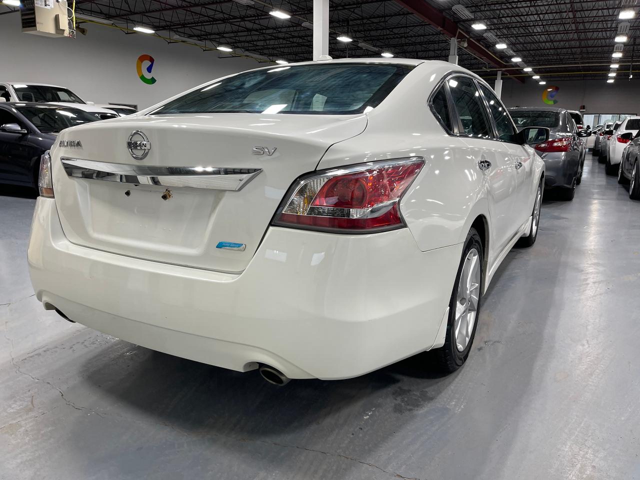 2015 Nissan Altima 4dr Sdn I4 CVT 2.5 SV Photo4
