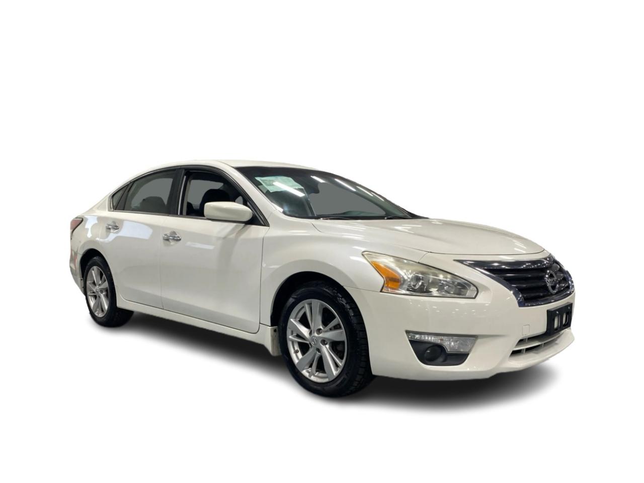 2015 Nissan Altima 4dr Sdn I4 CVT 2.5 SV Photo