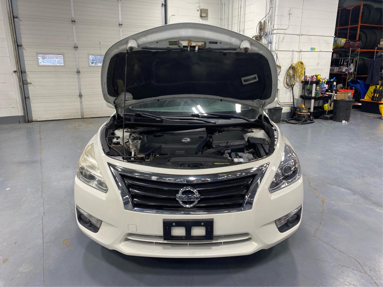 2015 Nissan Altima 4dr Sdn I4 CVT 2.5 SV Photo