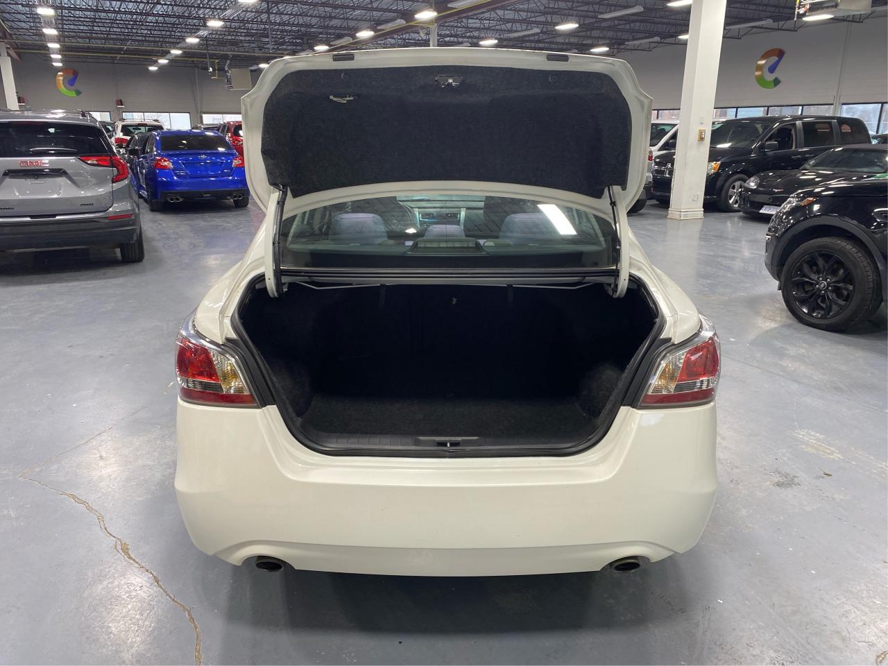 2015 Nissan Altima 4dr Sdn I4 CVT 2.5 SV Photo