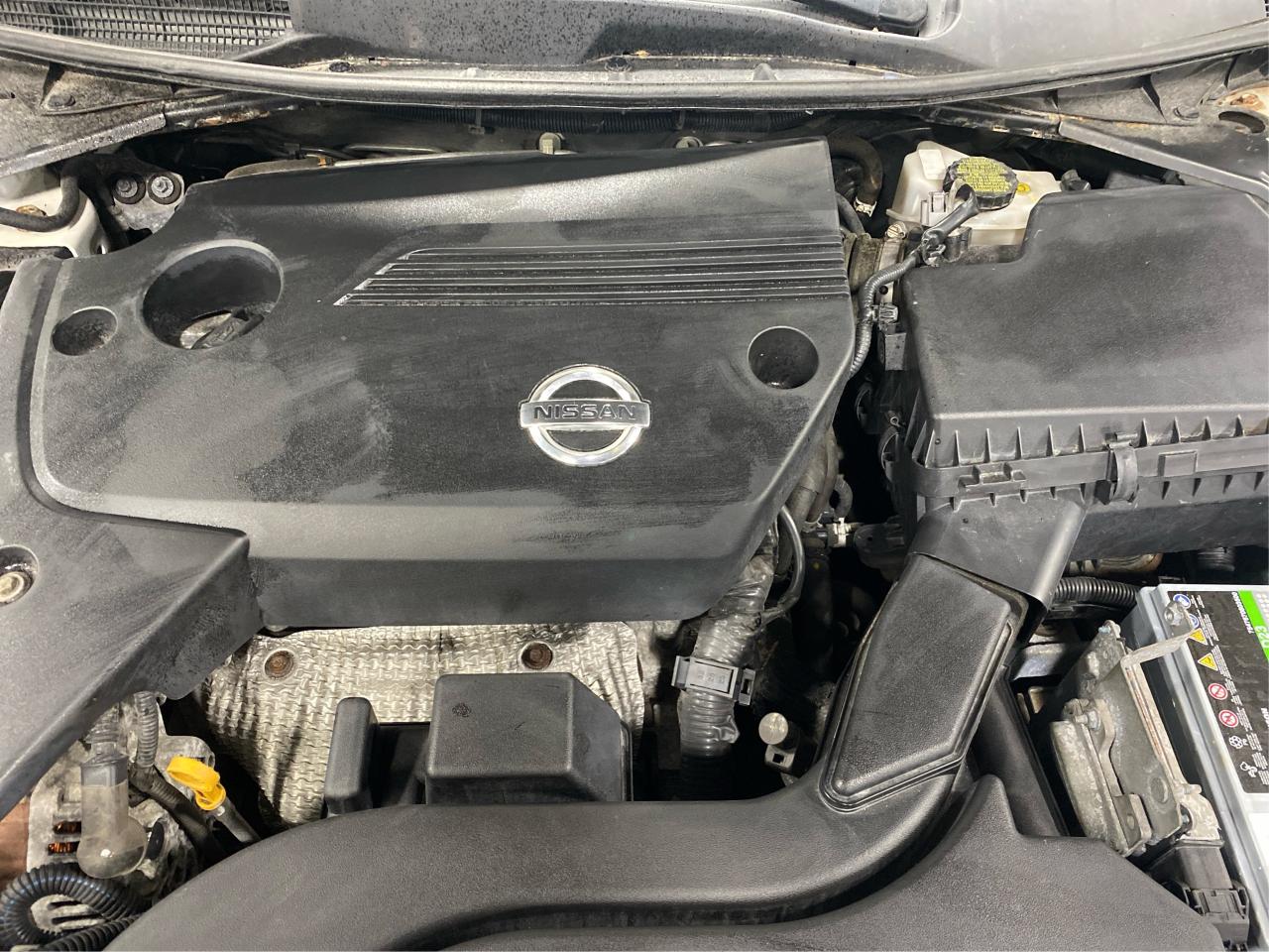 2015 Nissan Altima 4dr Sdn I4 CVT 2.5 SV Photo