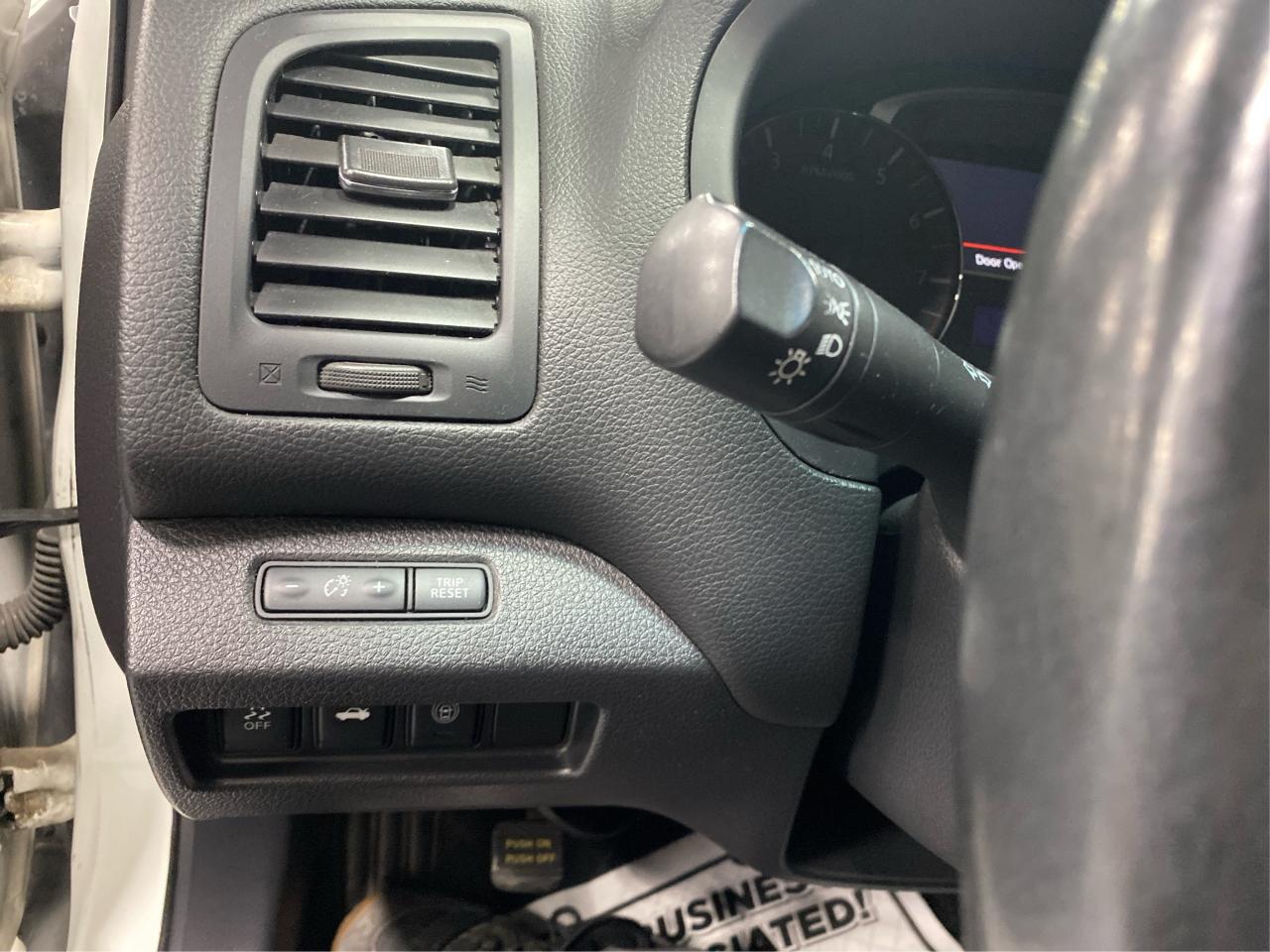 2015 Nissan Altima 4dr Sdn I4 CVT 2.5 SV Photo