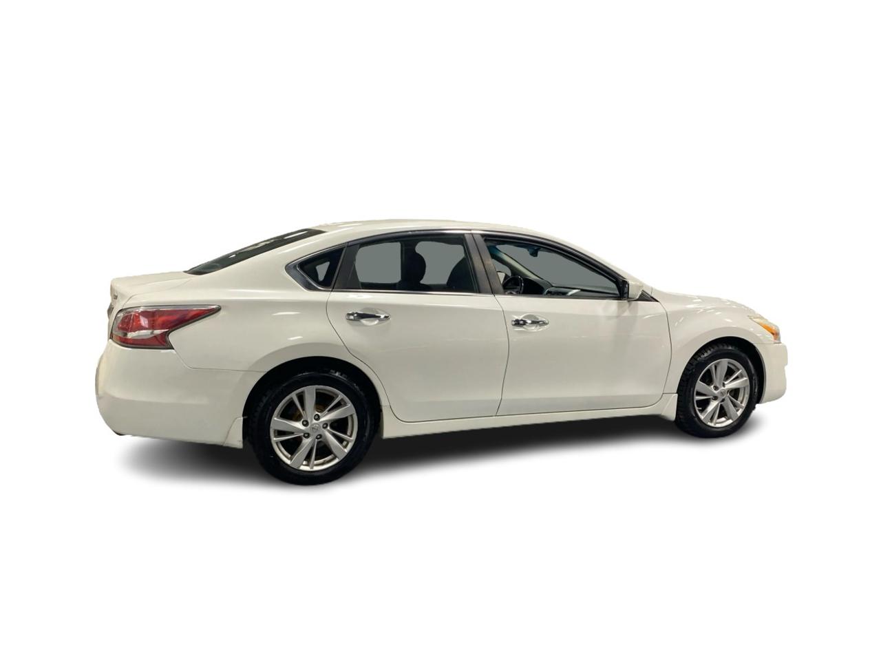 2015 Nissan Altima 4dr Sdn I4 CVT 2.5 SV Photo