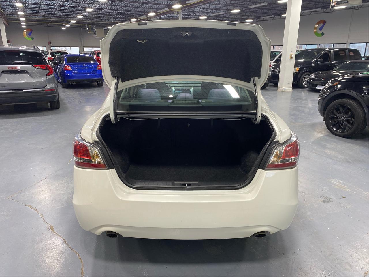 2015 Nissan Altima 4dr Sdn I4 CVT 2.5 SV Photo