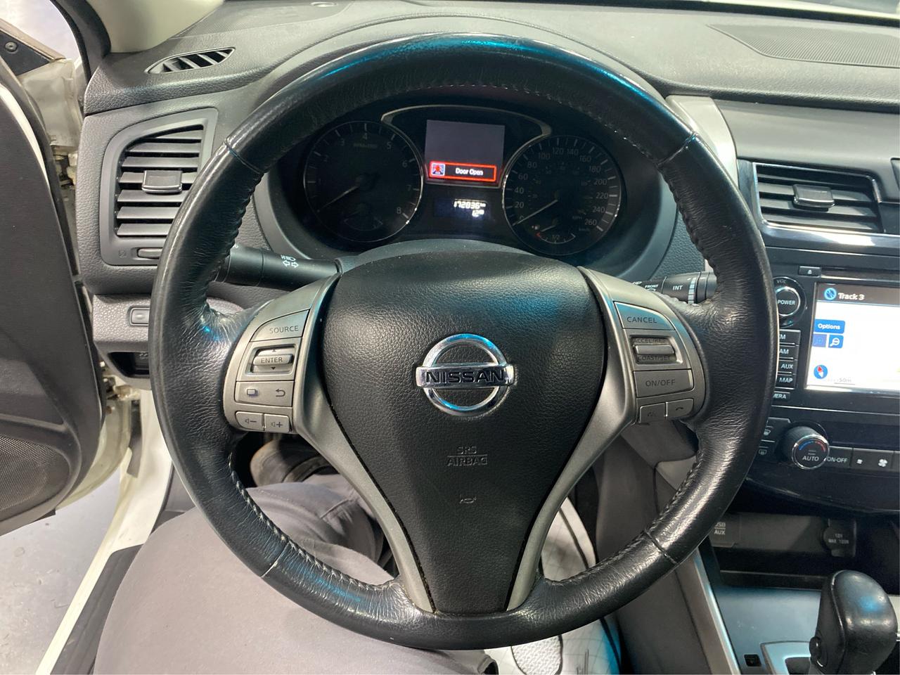 2015 Nissan Altima 4dr Sdn I4 CVT 2.5 SV Photo