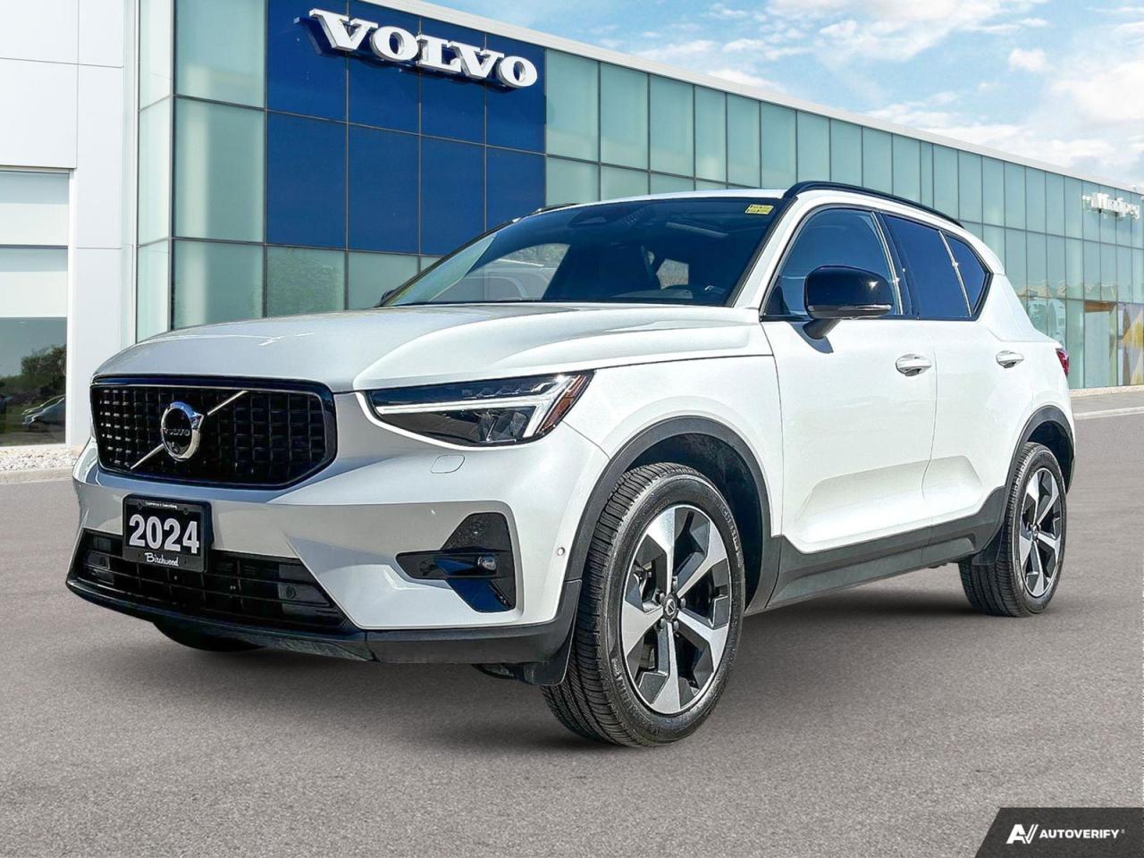 Used 2024 Volvo XC40 B5 - Plus Climate | Low KMS! for sale in Winnipeg, MB