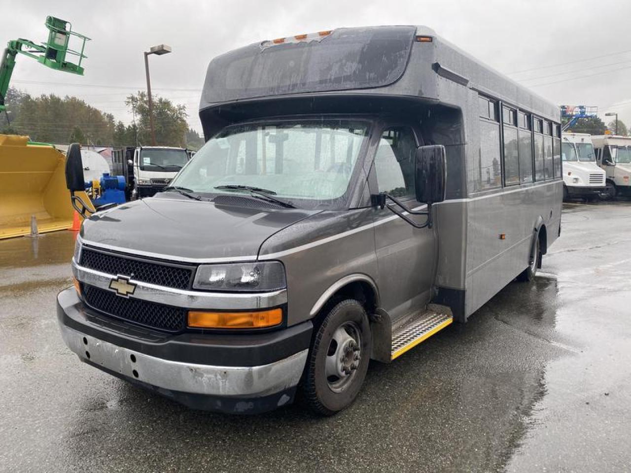 Used 2017 Chevrolet Express G4500 21 Passenger Bus with Wheelchair Accessibility for sale in Burnaby, BC