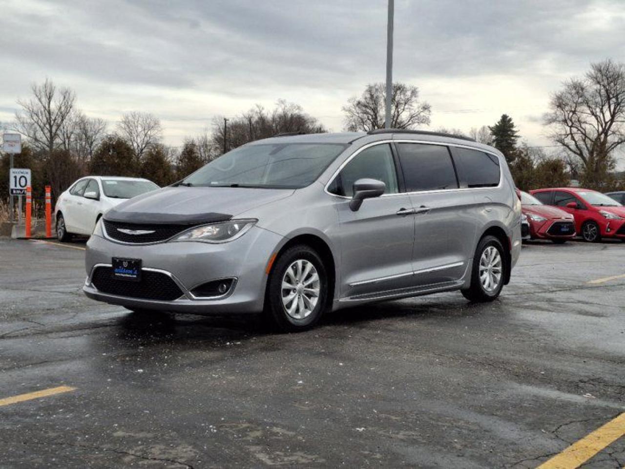 Used 2017 Chrysler Pacifica Touring-L Leather, 8 Pass, Nav, Tow Pkg, Blind Spot Detection, Alpine Audio, Power Sliders + Hatch for sale in Guelph, ON