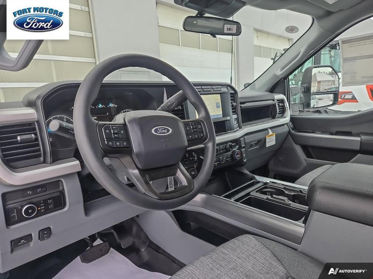 2024 Ford SUPERDUTY F-350® XLT Photo5