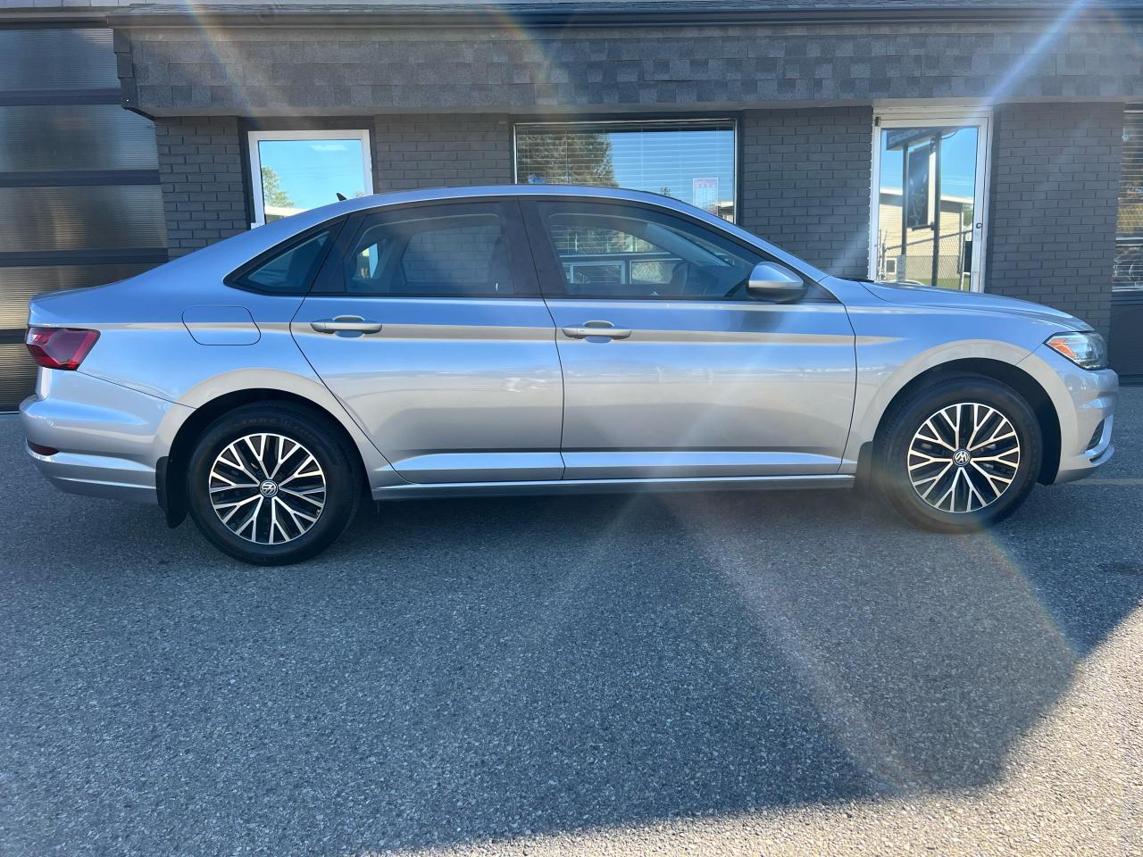 2021 Volkswagen Jetta HIGHLINE - Photo #2